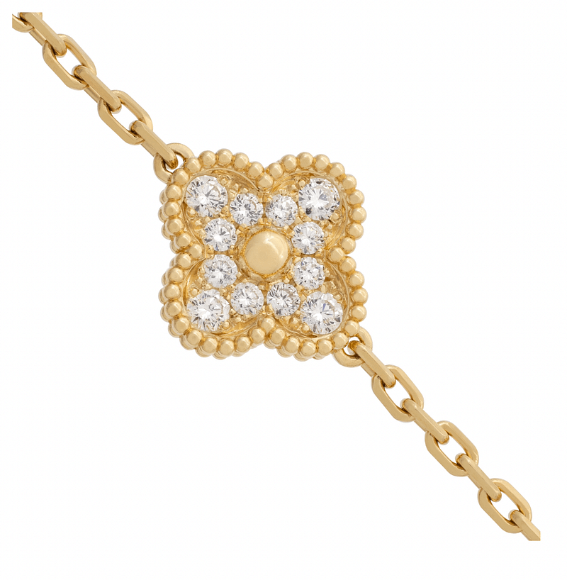 6 motif sweet alhambra moissanite bracelet